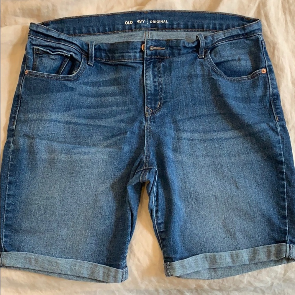 Women’s Bermuda Shorts